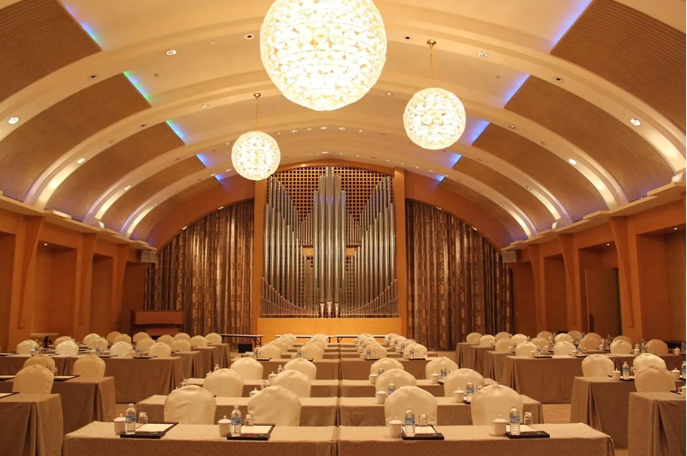 ***** Hotel Hilton Shanghai City Center -Steps From Iconic Landmarks Wukang Mansion And Jing'An Temple China