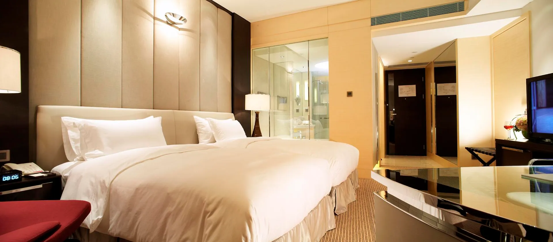 Hilton Shanghai City Center -Steps From Iconic Landmarks Wukang Mansion And Jing'An Temple Hotel