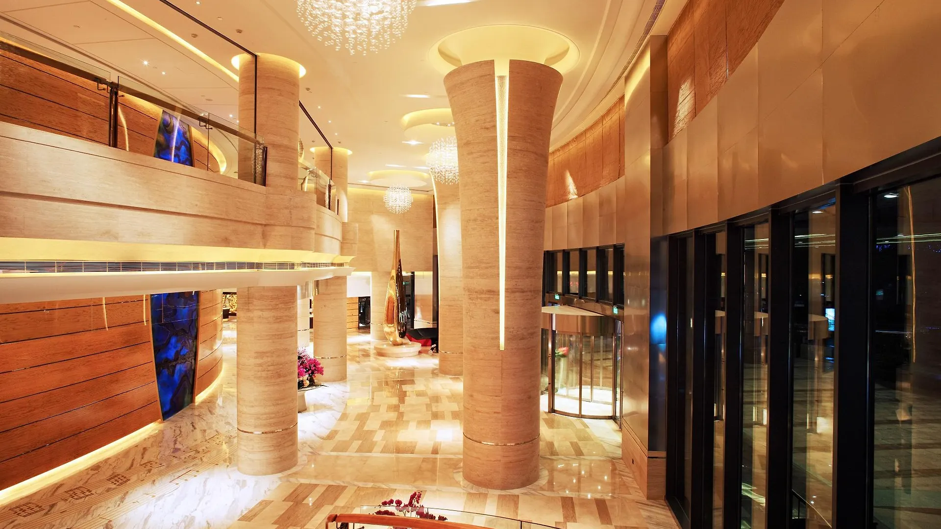 Hilton Shanghai City Center -Steps From Iconic Landmarks Wukang Mansion And Jing'An Temple Hotel