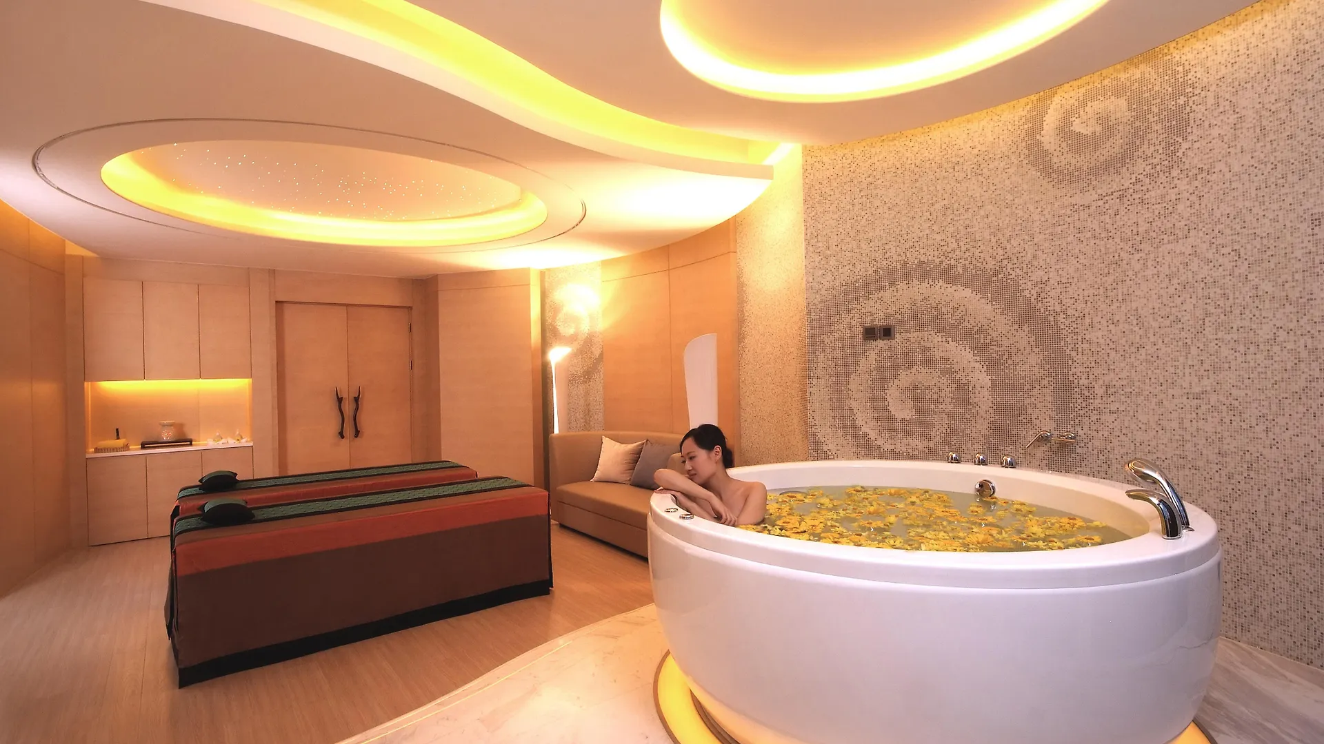 Hilton Shanghai City Center -Steps From Iconic Landmarks Wukang Mansion And Jing'An Temple Hotel