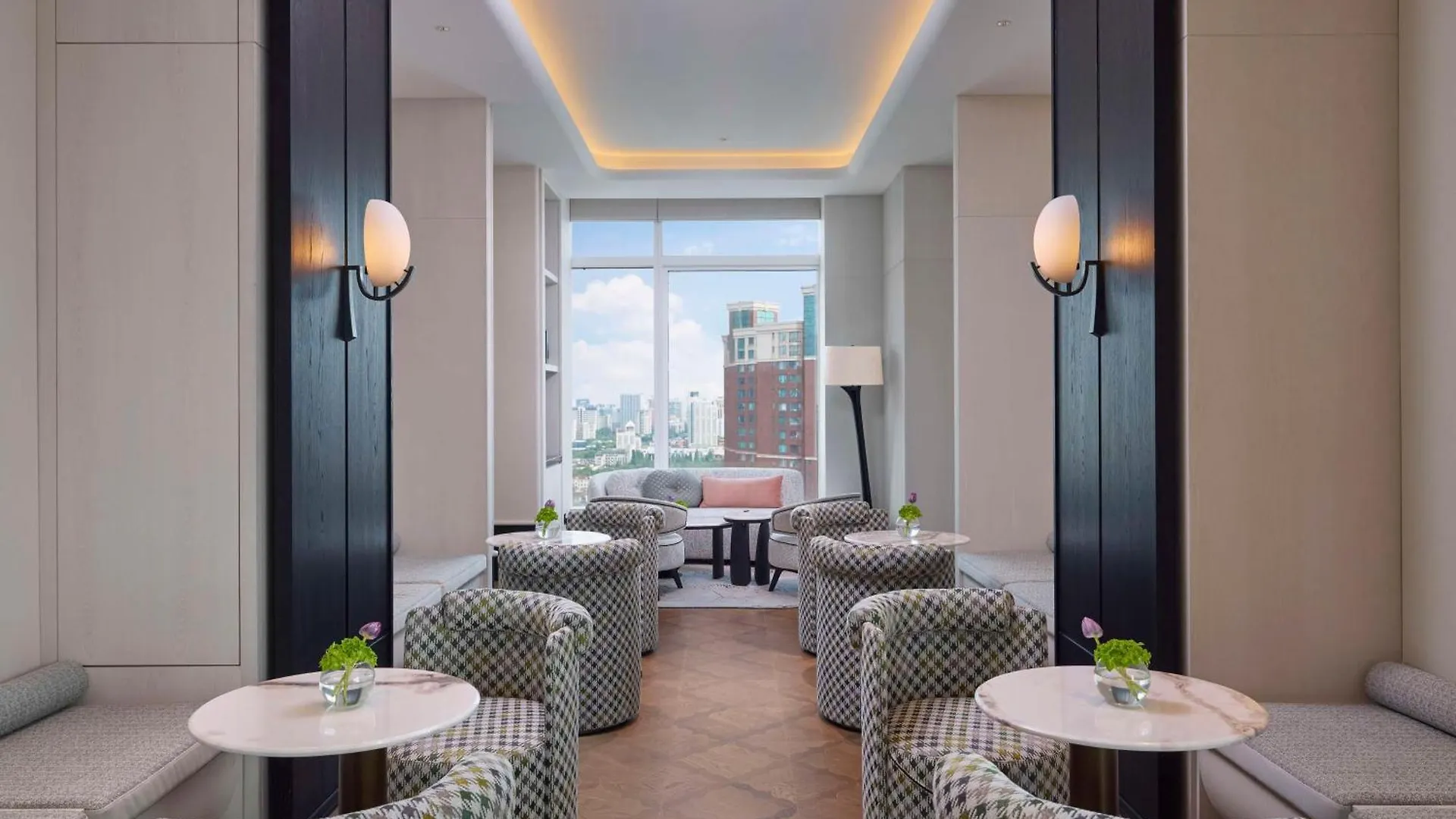 Hotel Hilton Shanghai City Center -Steps From Iconic Landmarks Wukang Mansion And Jing'An Temple