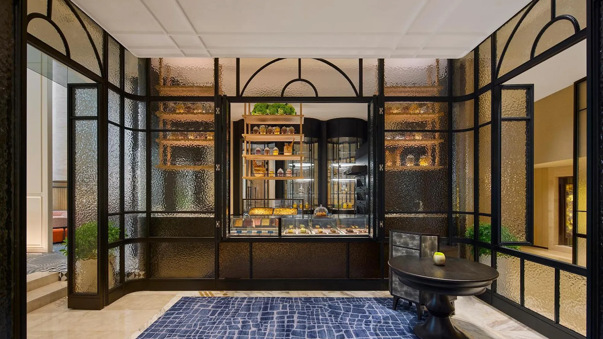 Hotel Hilton Shanghai City Center -Steps From Iconic Landmarks Wukang Mansion And Jing'An Temple