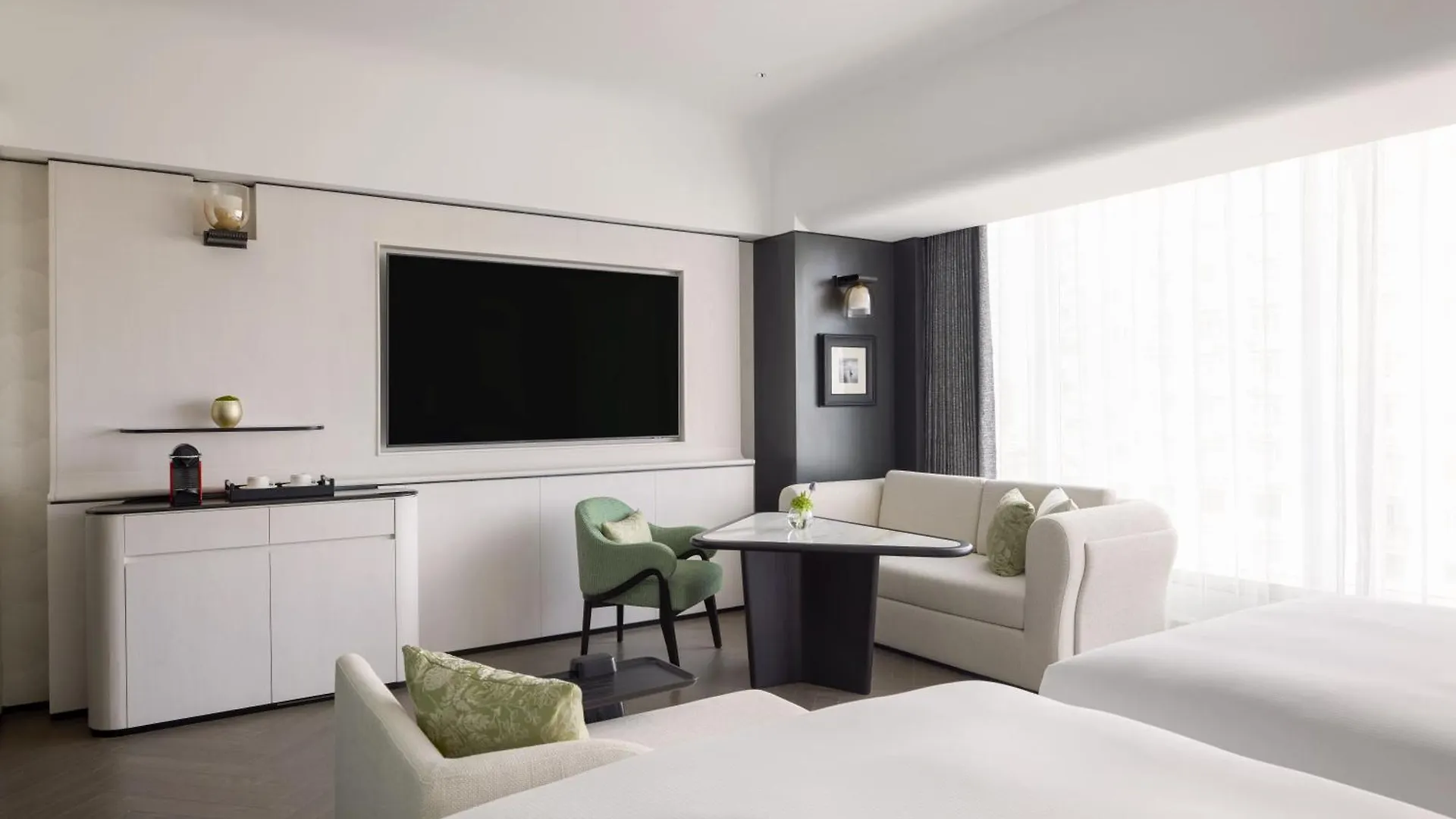 Hilton Shanghai City Center -Steps From Iconic Landmarks Wukang Mansion And Jing'An Temple 5*,  China
