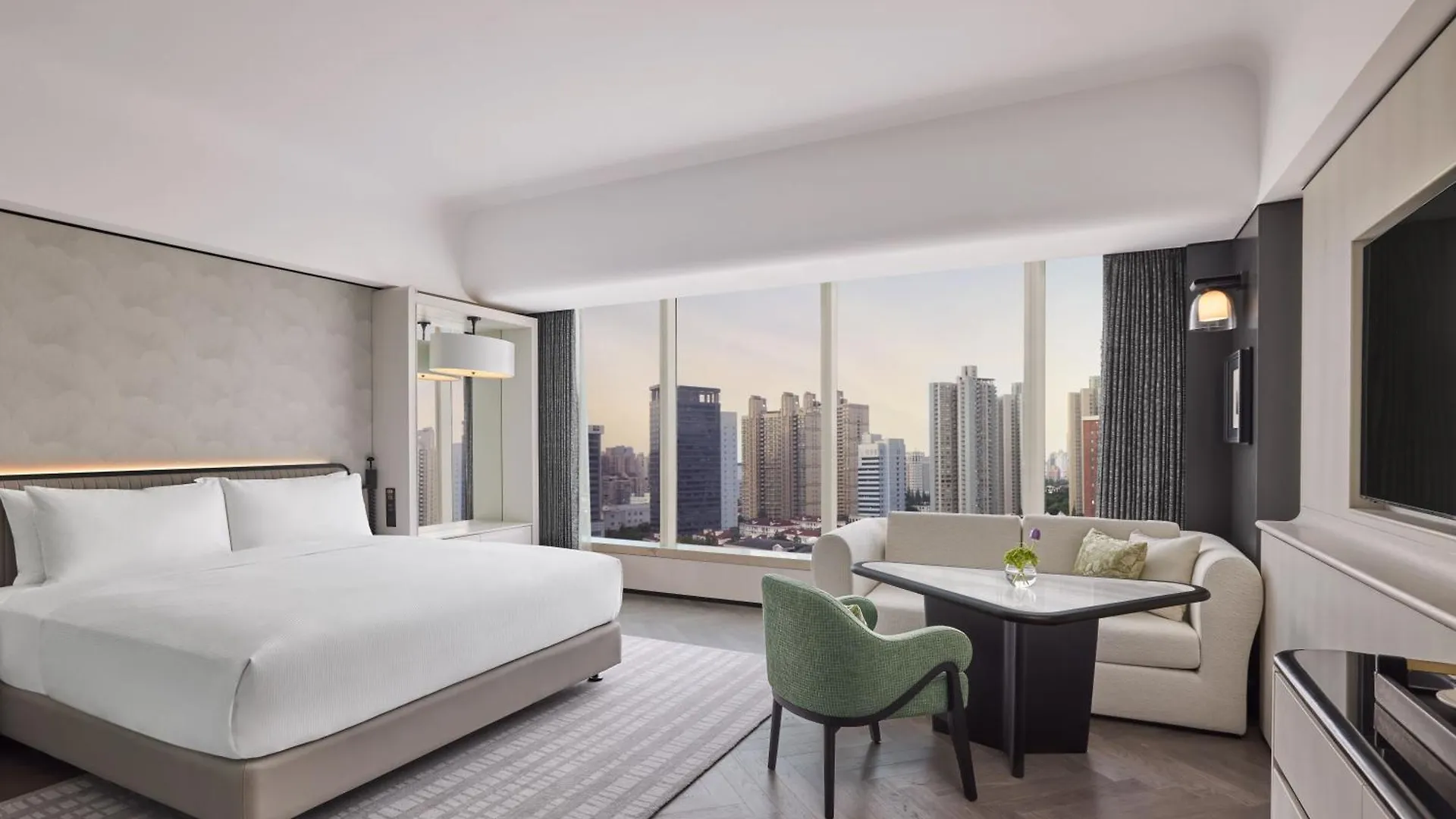 ***** Hotel Hilton Shanghai City Center -Steps From Iconic Landmarks Wukang Mansion And Jing'An Temple China