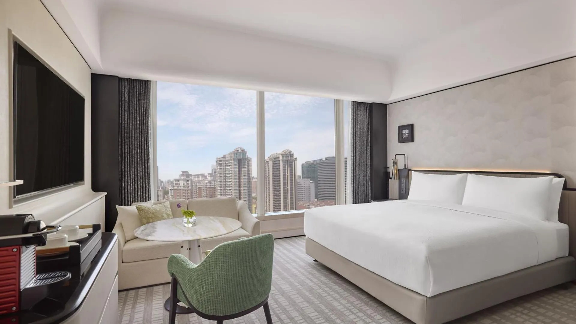 Hotel Hilton Shanghai City Center -Steps From Iconic Landmarks Wukang Mansion And Jing'An Temple