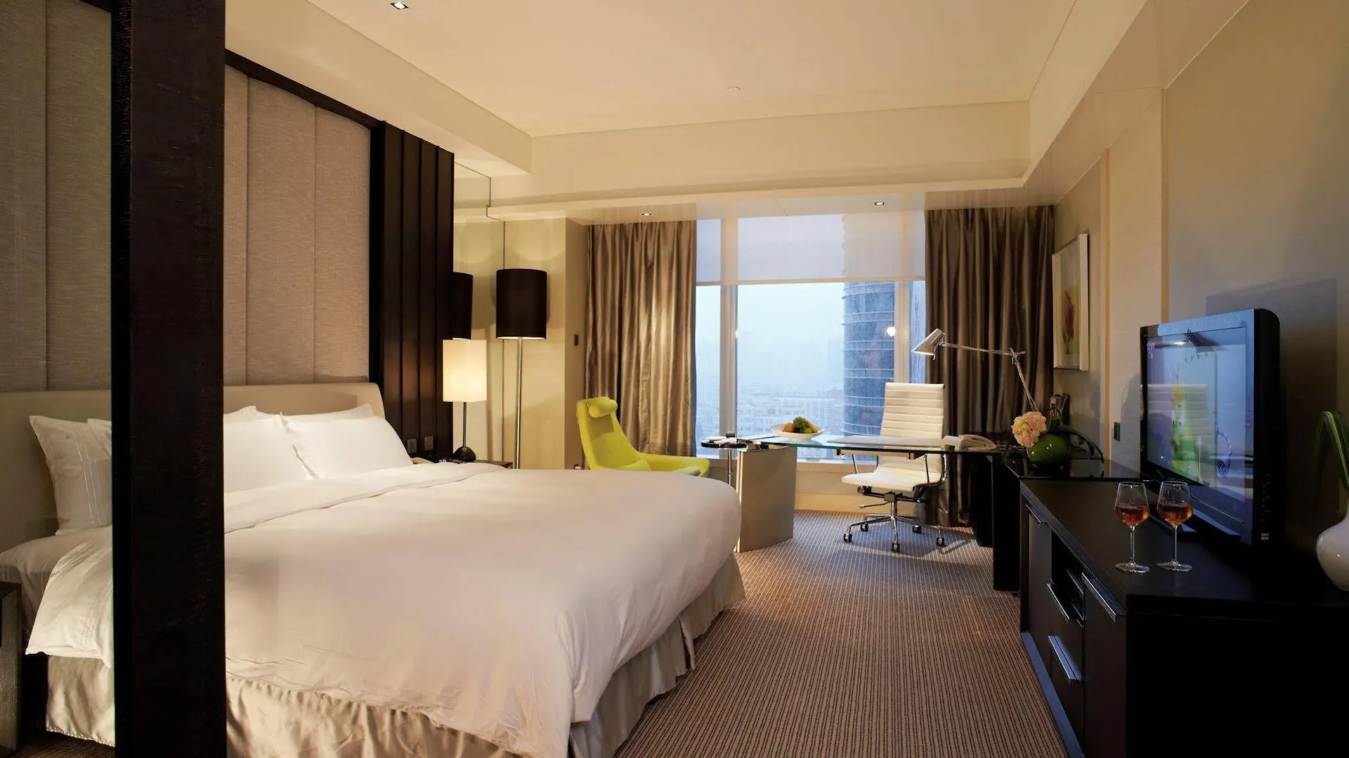 ***** Hotel Hilton Shanghai City Center -Steps From Iconic Landmarks Wukang Mansion And Jing'An Temple China